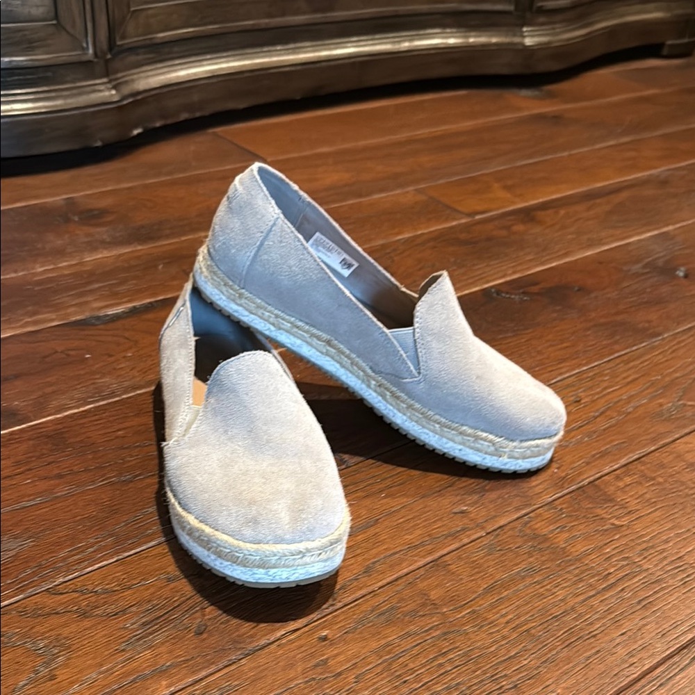 Tom’s Light Gray Suede Espadrilles